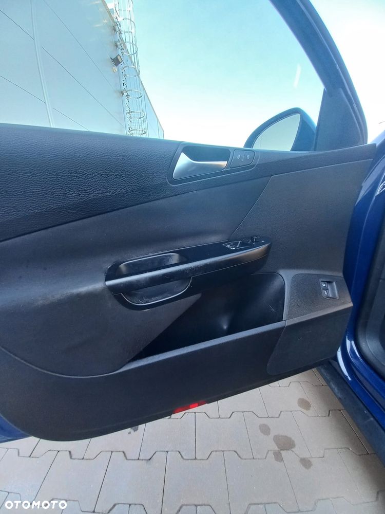 Volkswagen Passat - 37