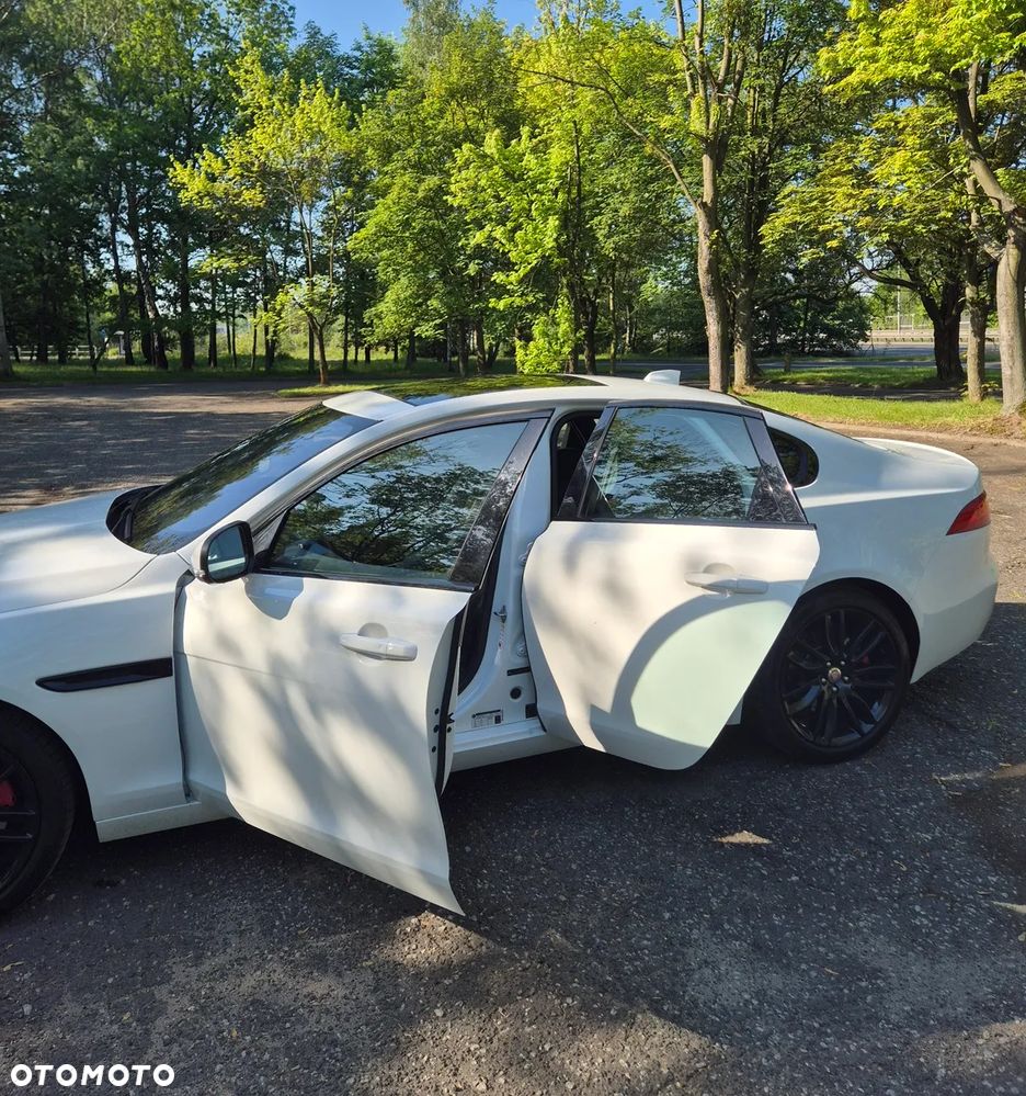 Jaguar XF 2.0 T Prestige - 7