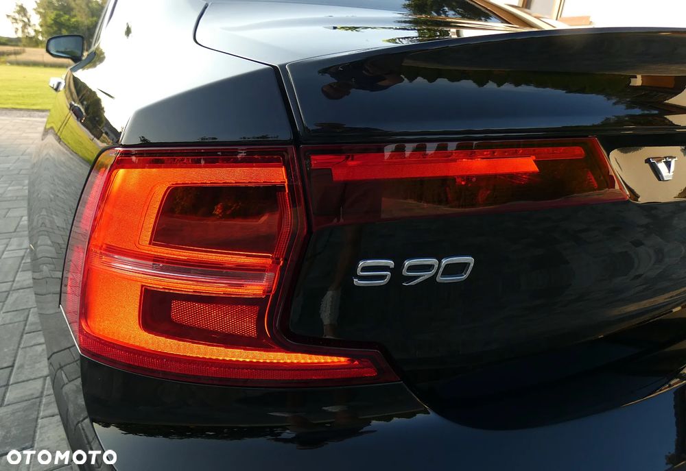 Volvo S90 D4 SCR Momentum Pro - 27
