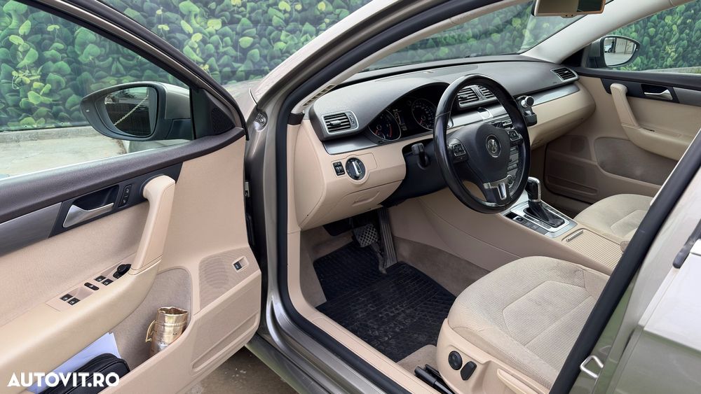Volkswagen Passat 2.0 TDI Blue TDI DSG Comfortline - 10