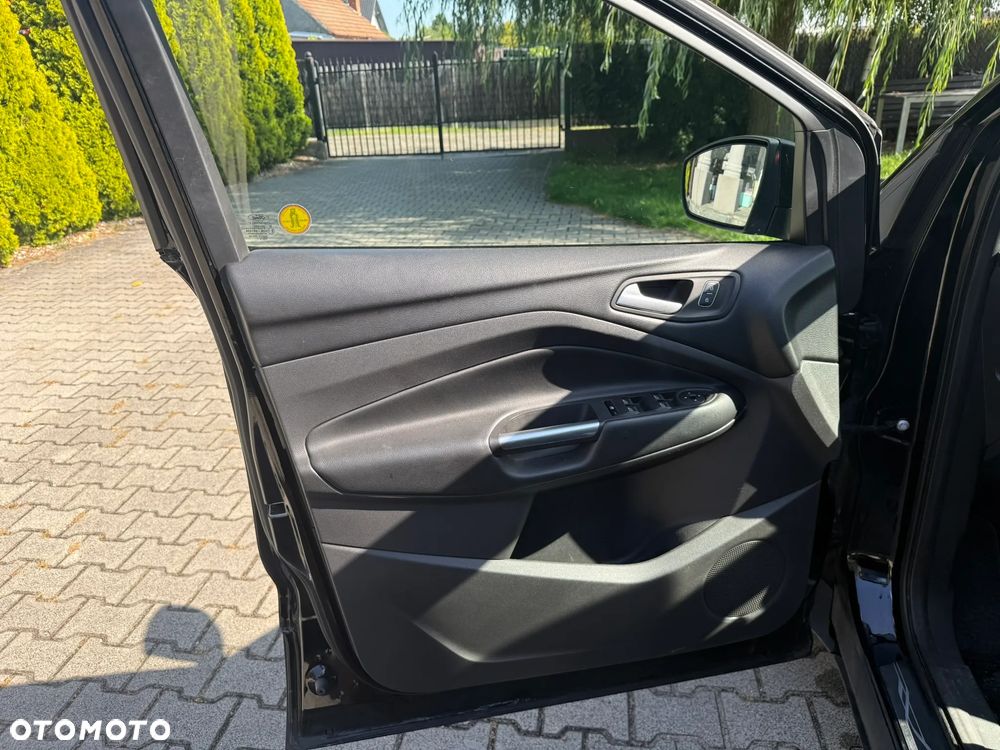 Ford Kuga 1.5 EcoBoost FWD Titanium ASS GPF - 8