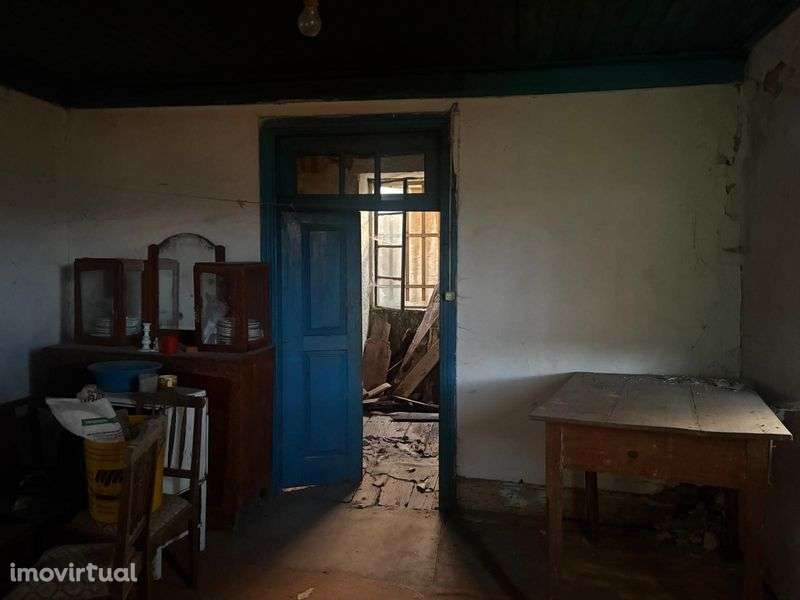 Moradia para reabilitação a 10 km do Conselho de V. Cambra. - Grande imagem: 5/8