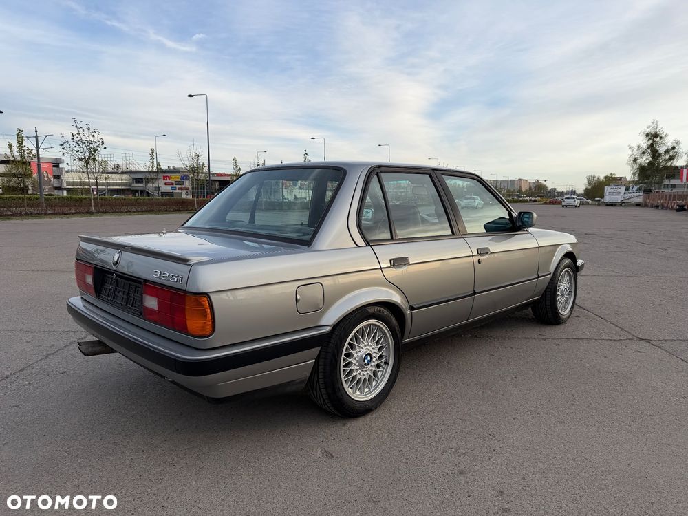 BMW Seria 3 325i - 20