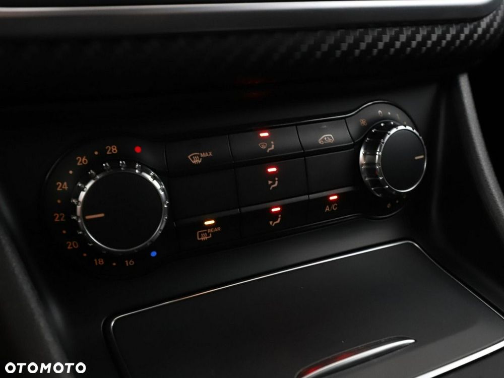 Mercedes-Benz Klasa A 180 (BlueEFFICIENCY) AMG Sport - 27