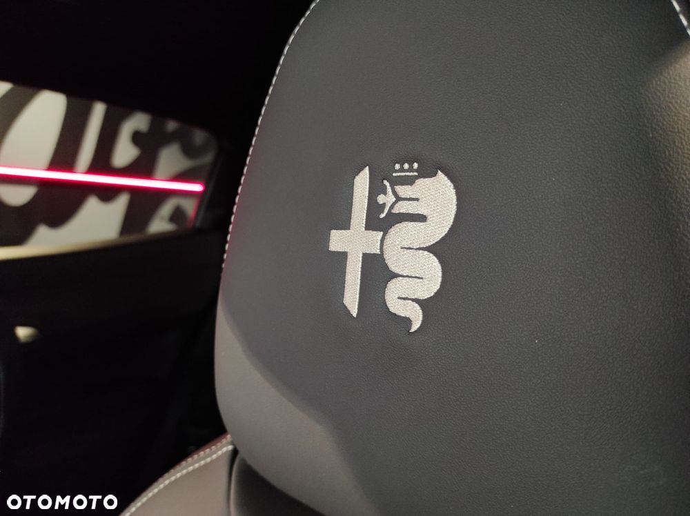 Alfa Romeo Junior 1.2 mHEV Sport Speciale eDCT - 25