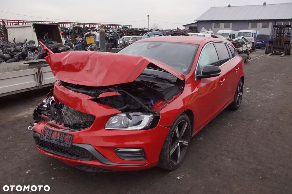 Auto na części - Volvo V60 I R-Design Lift 2.0 D4 190 KM D4204T14 TG-81SC 612 2018R Silnik Skrzynia Drzwi Błotnik Klapa Lampa Lusterko Klamka Szyba Deska Kokpit Sterownik Moduł Czujnik Licznik Wyświetlacz Panel Kierownica - 1