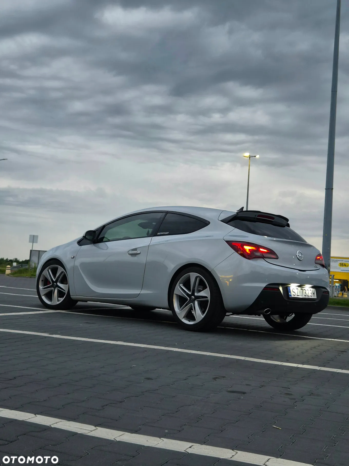 Opel Astra IV GTC 2.0 CDTI Sport S&S - 6