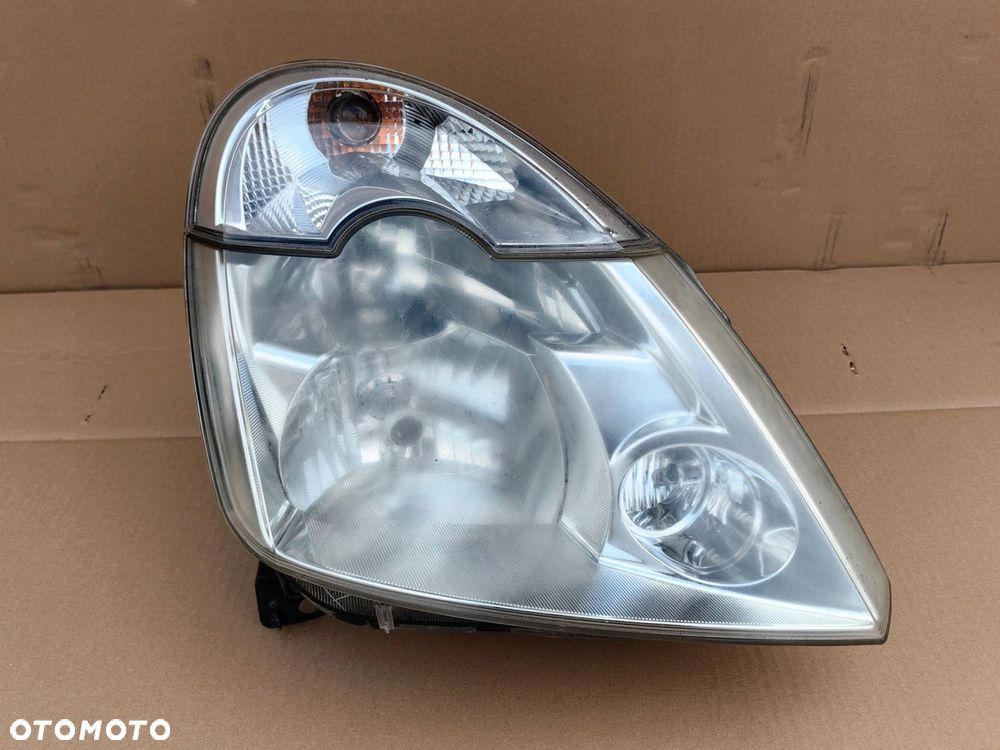 Lampa przednia PRAWY PRZÓD oryginalna RENAULT MODUS 8200652044 - 1