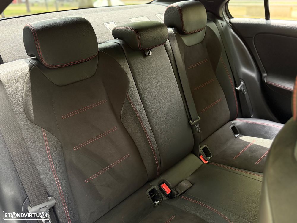Mercedes-Benz A 180 d 7G-DCT AMG Line - 12