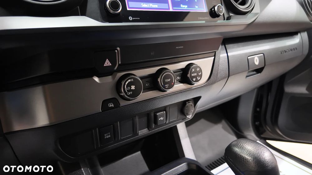 Toyota Tacoma - 29