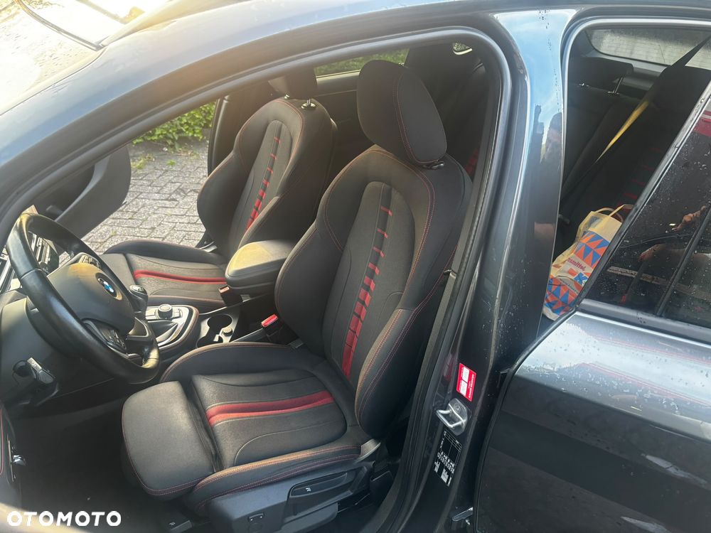 BMW Seria 2 218d - 31