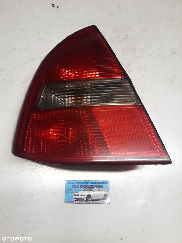 LAMPA  LEWY TYŁ  MITSUBISHI CARISMA II 1,9 DID  2002r   151085 - 1