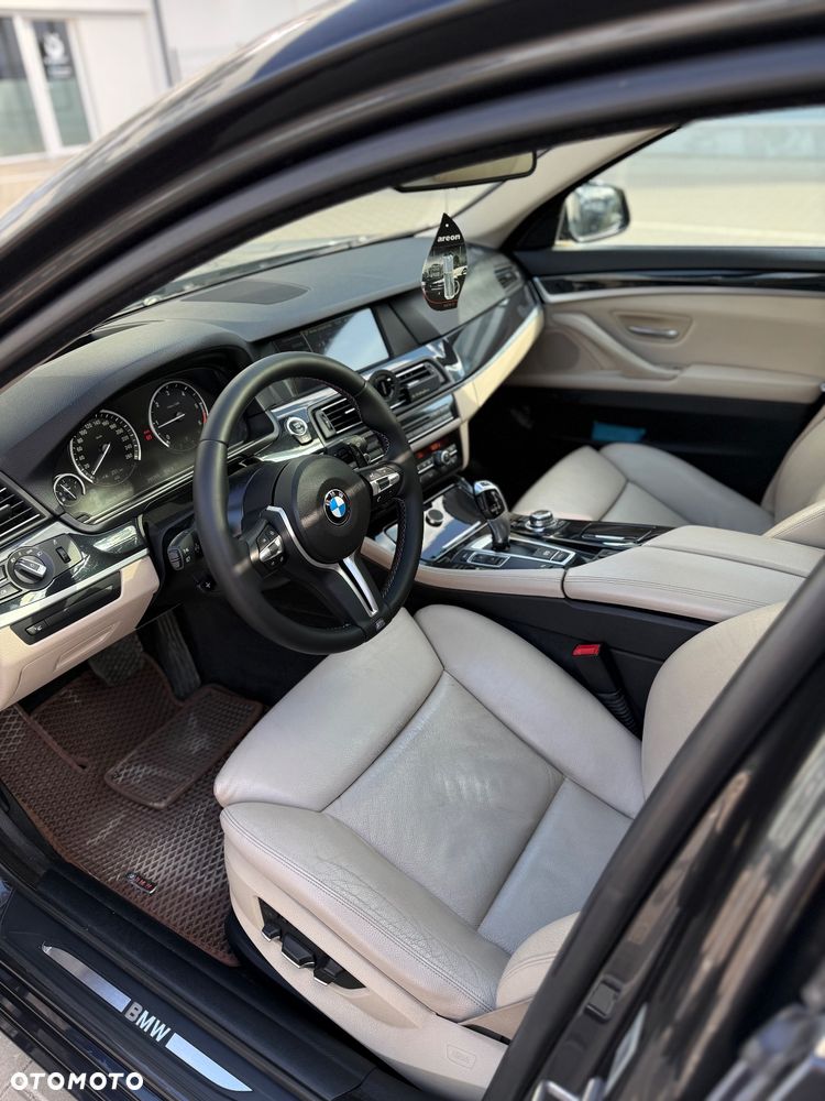 BMW Seria 5 525d xDrive - 18