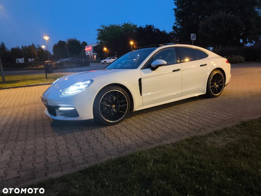 Porsche Panamera Standard - 22