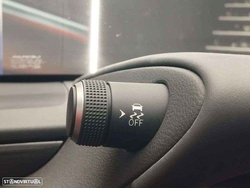 Lexus ES 300h F Sport - 24