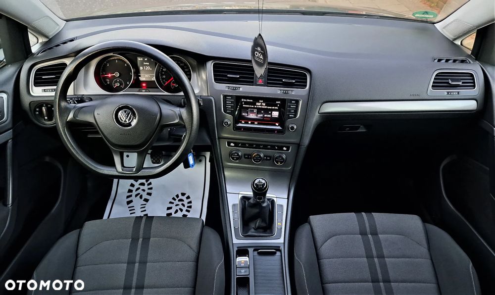 Volkswagen Golf 1.6 TDI DPF BlueMotion - 36