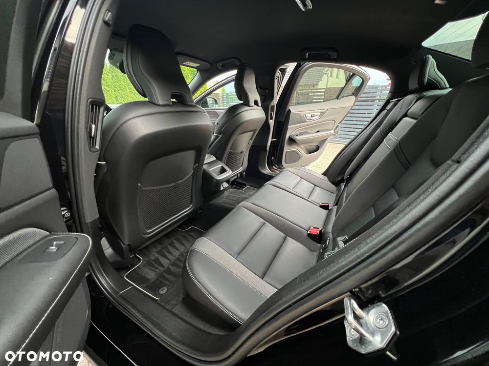 Volvo S60 B4 B R-Design - 32
