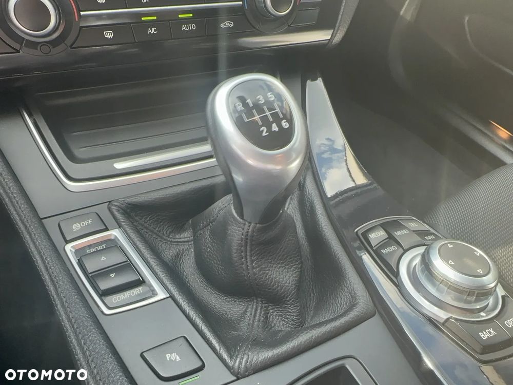 BMW Seria 5 520d Touring - 22