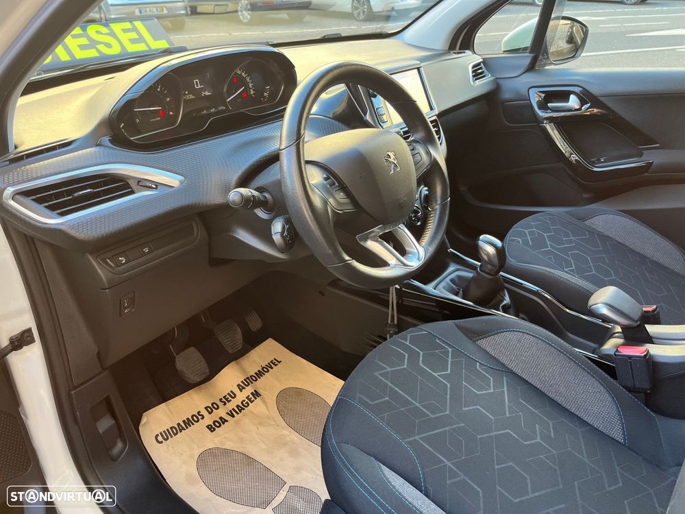 Peugeot 2008 1.5 BlueHDi Signature - 12