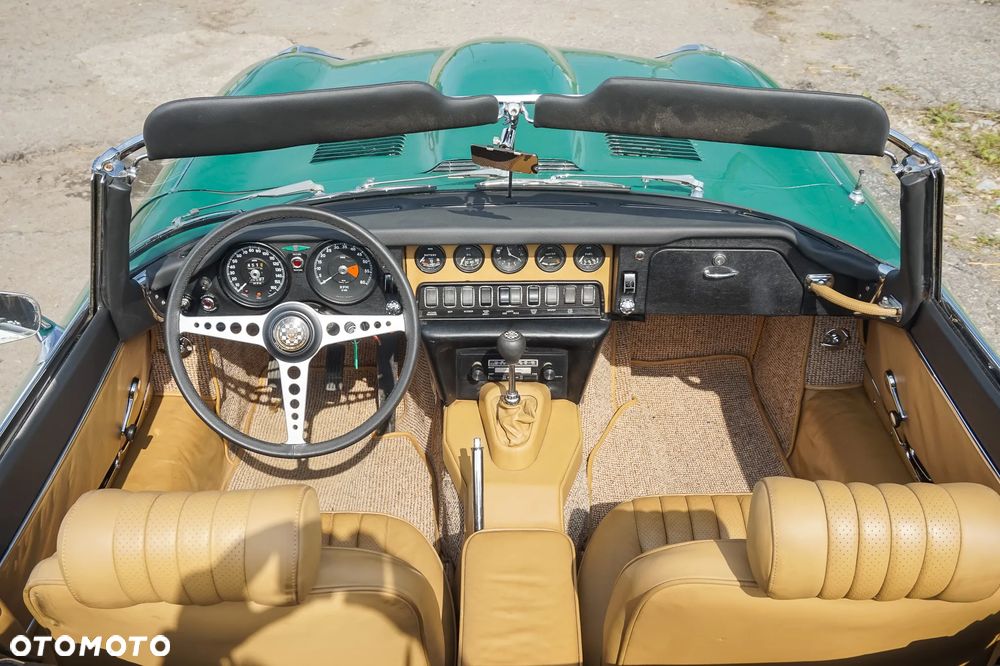 Jaguar E-Type - 9