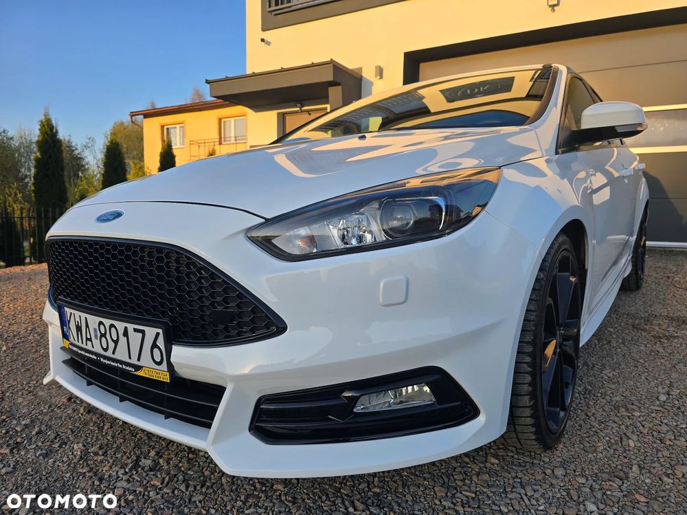 Ford Focus 2.0 EcoBoost ST mit Leder-Exclusiv-Paket - 20