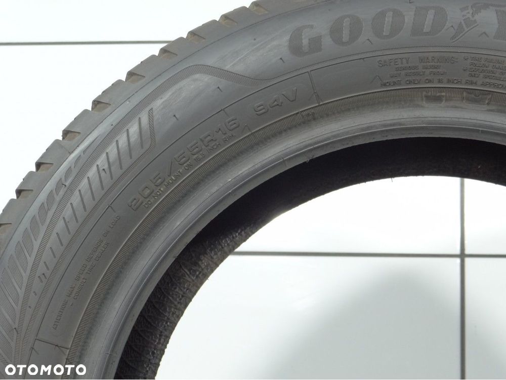 Opony całoroczne 205/55R16 94V Goodyear - 4