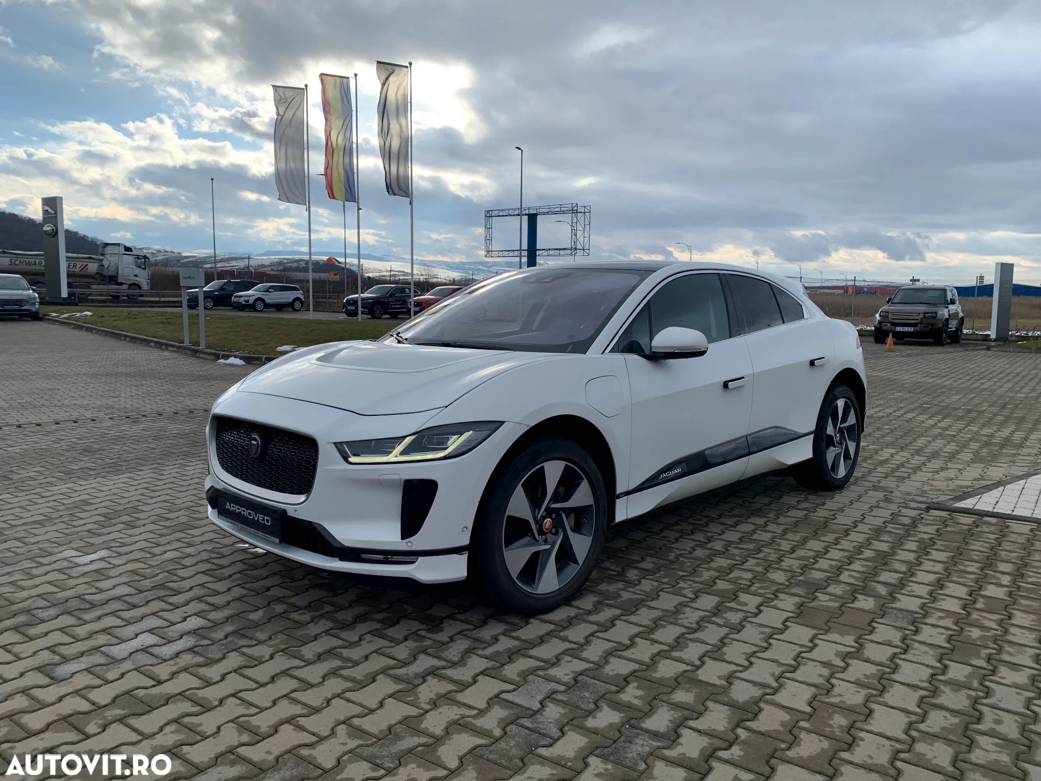 Jaguar I-Pace SE - 3