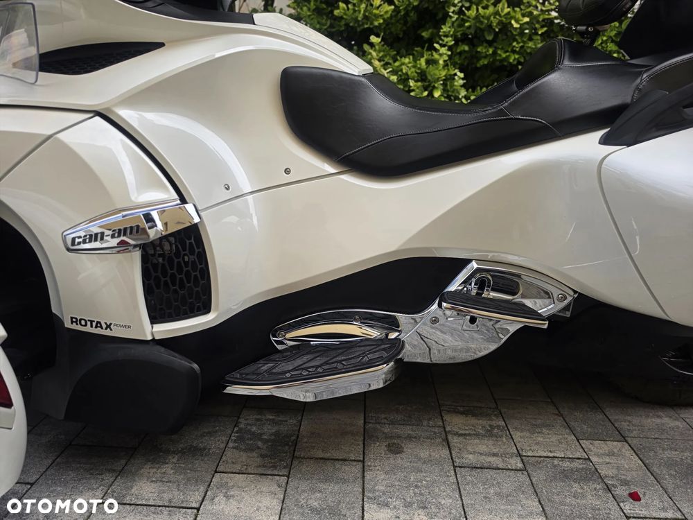 Can-Am Spyder - 17