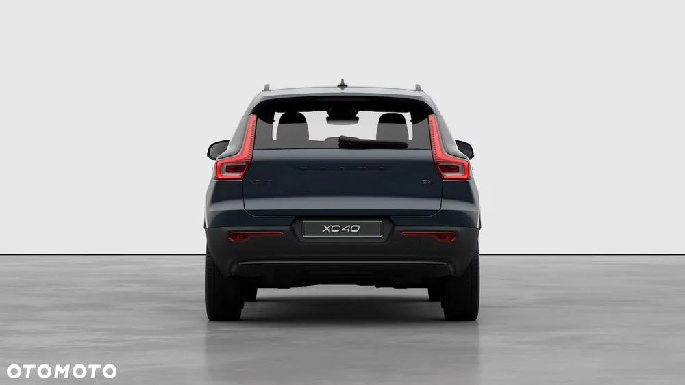Volvo XC 40 B4 Plus Black Edition - 4