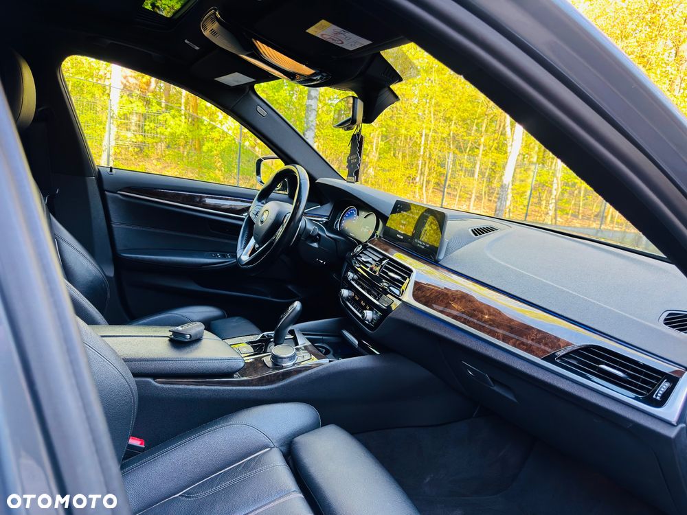 BMW Seria 5 530i xDrive M Sport Edition - 17