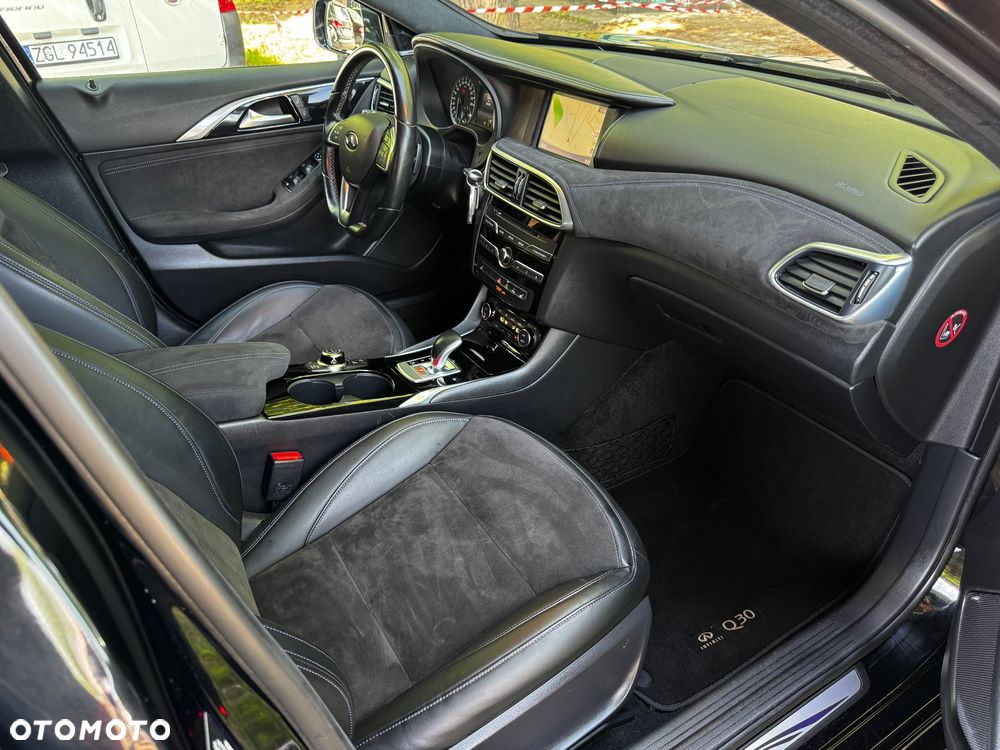 Infiniti Q30 2.0t DCT AWD Sport - 30
