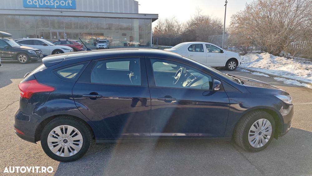 Ford Focus - 10