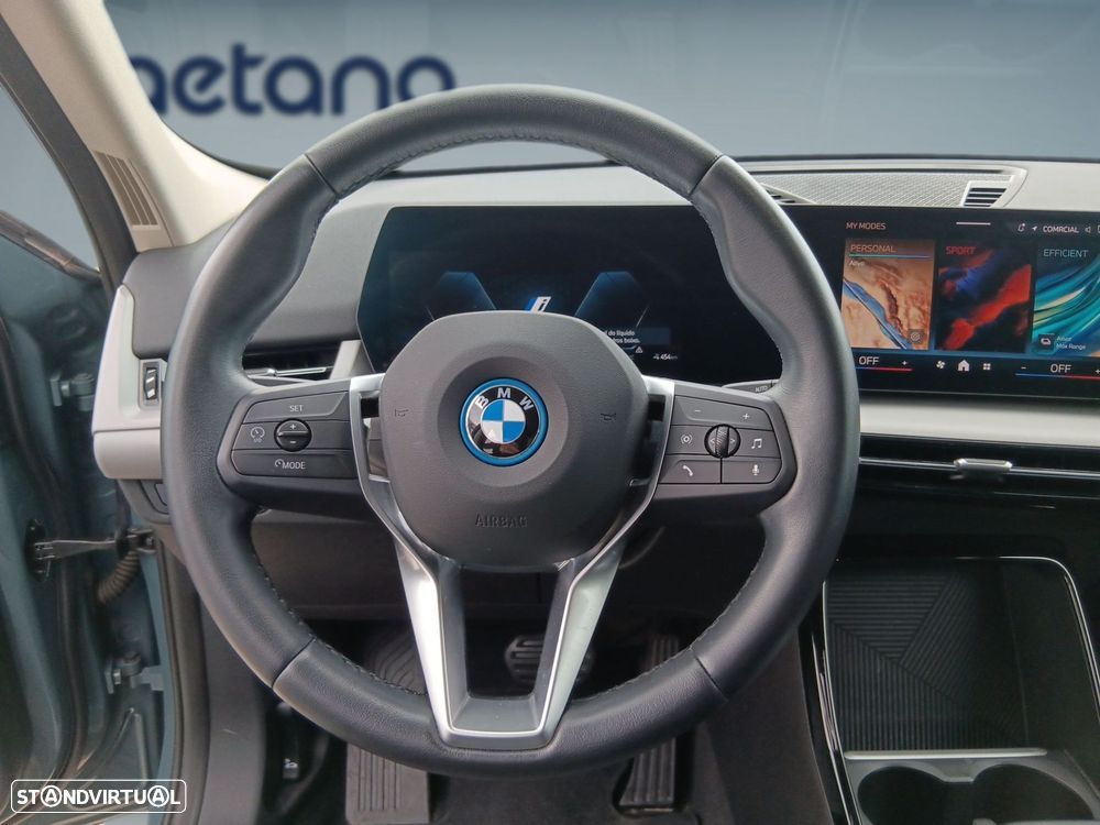 BMW iX1 eDrive20 - 13