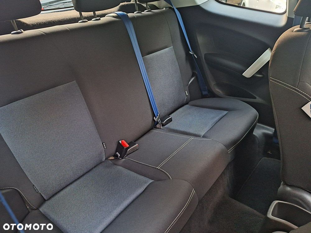 Peugeot 208 - 17