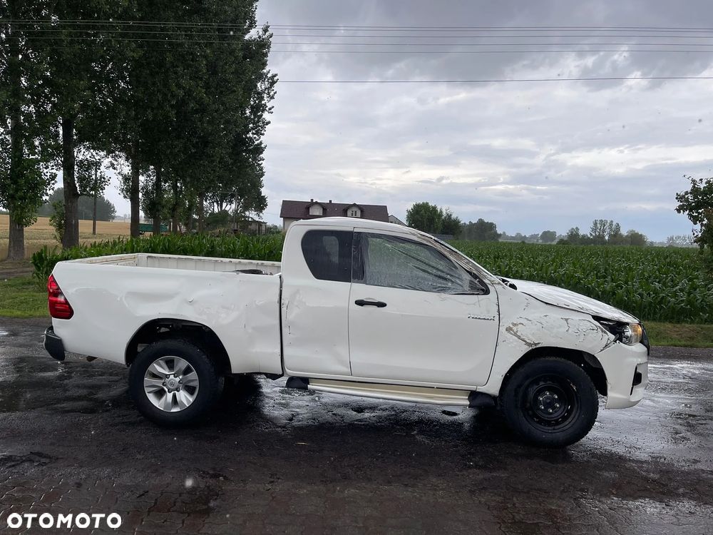 Toyota Hilux 4x4 Extra Cab Comfort - 6
