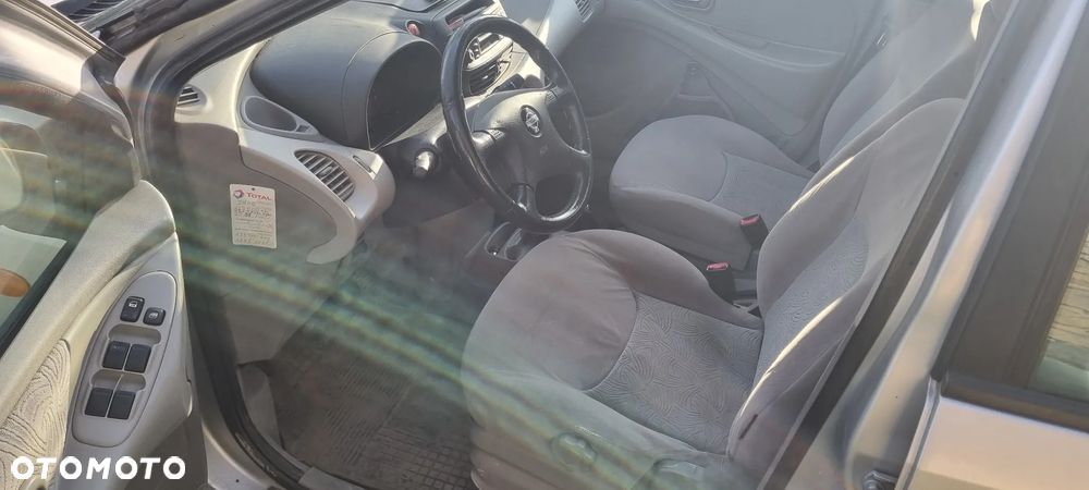 Nissan Almera 1.8 Sport - 8