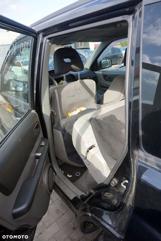 NISSAN X-TRAIL T30 I 2006 KH3 2.0 16V QR20DE 140KM 2WD MT5 CZARNY na części - 13