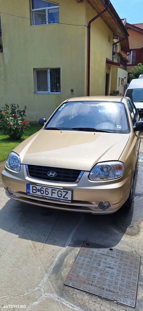 Hyundai Accent - 3