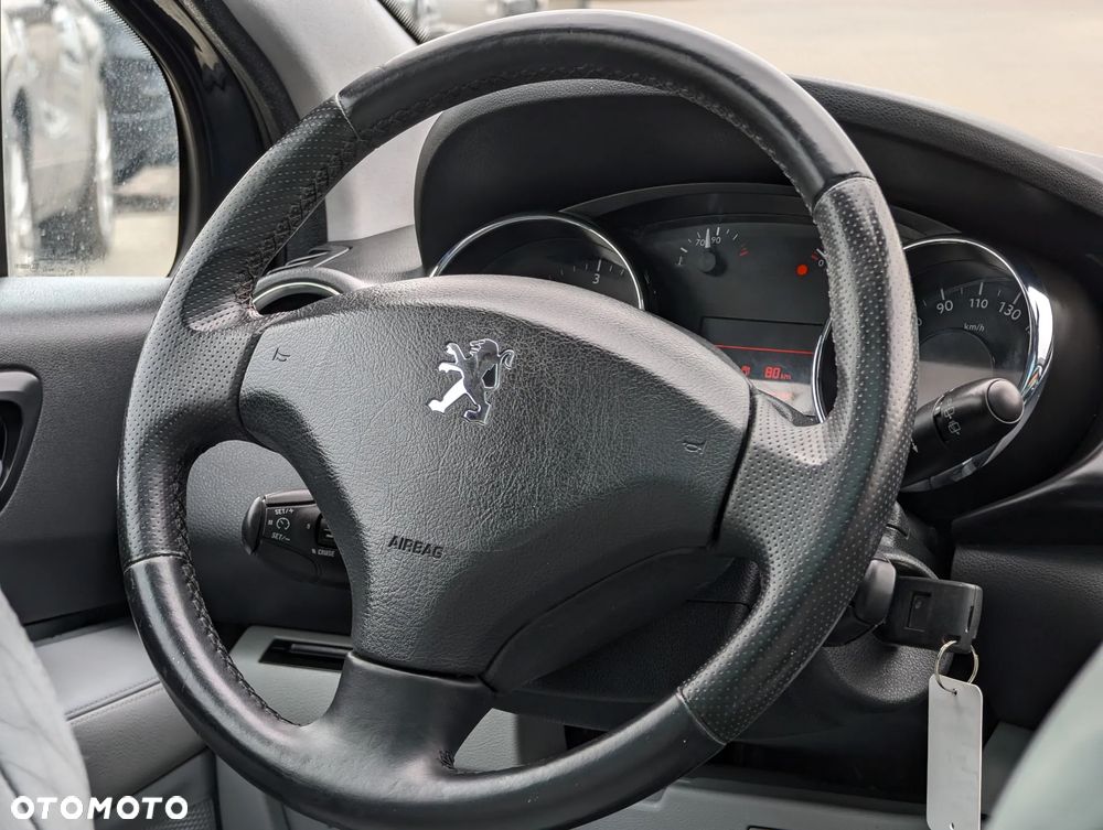 Peugeot 3008 2.0 HDi Premium+ - 22