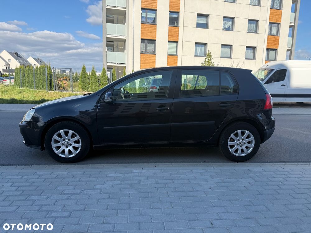 Volkswagen Golf 1.6 FSI Comfortline - 3