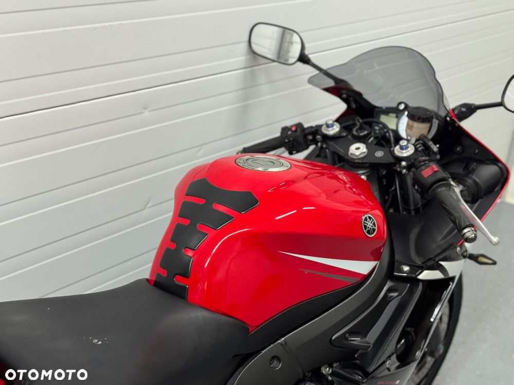 Yamaha R6 - 11