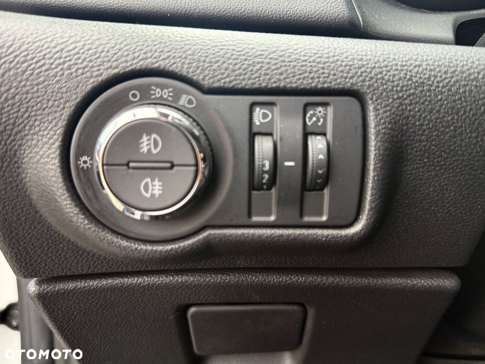Opel Astra - 25