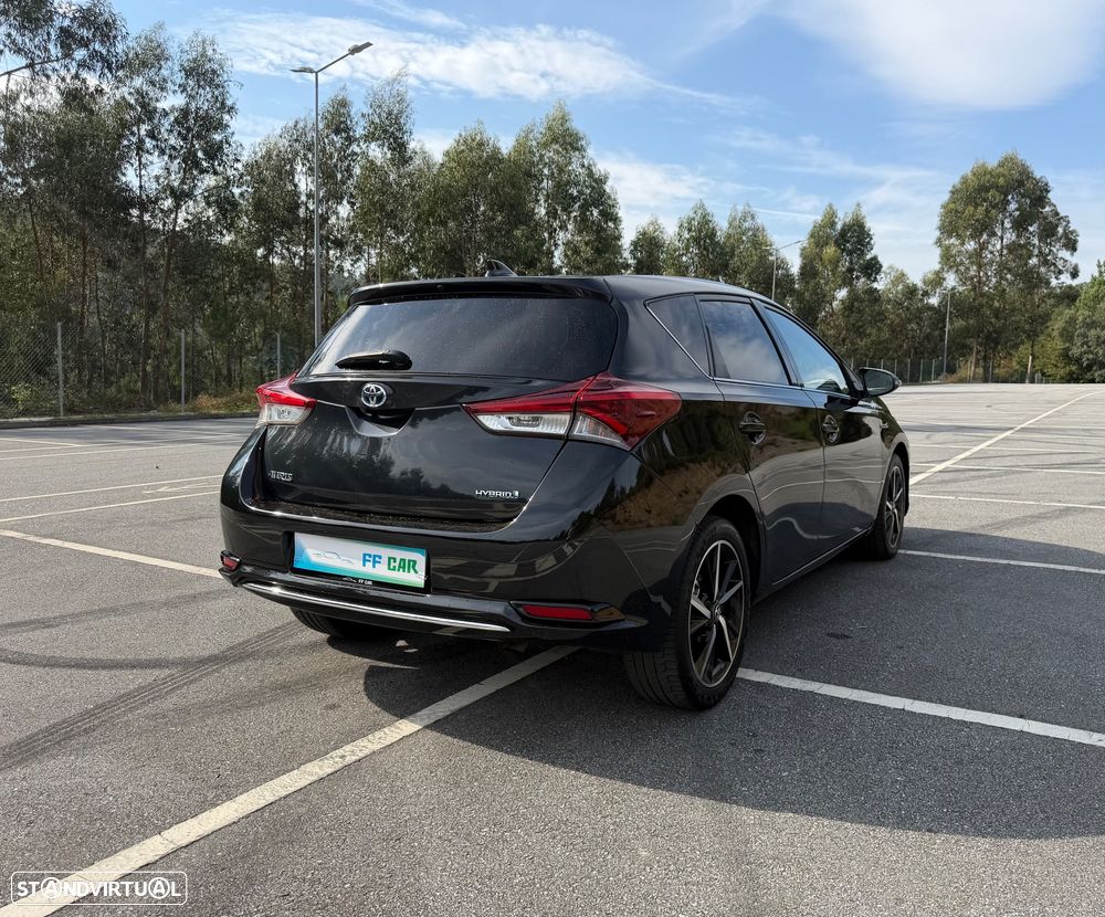 Toyota Auris 1.8 HSD Comfort +P.Techno+P.Sport - 2