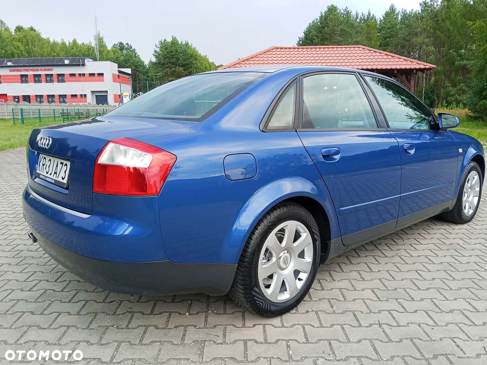 Audi A4 Limousine - 16