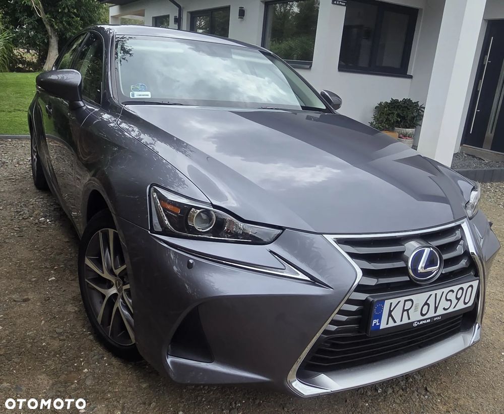 Lexus IS - 1
