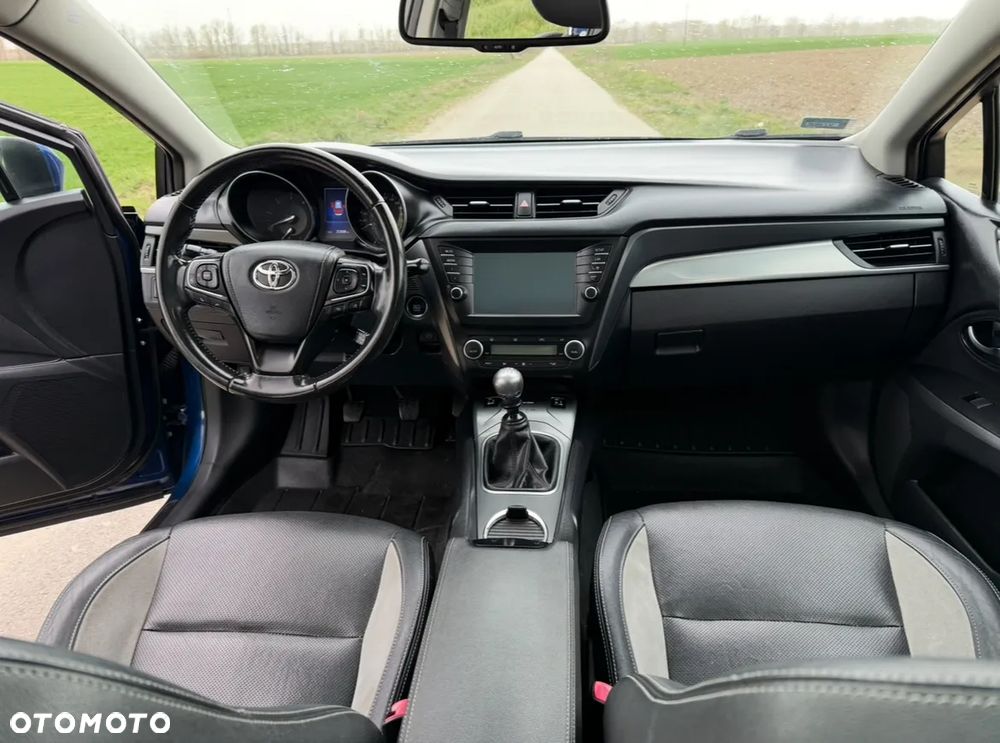 Toyota Avensis 2.0 D-4D Prestige - 12