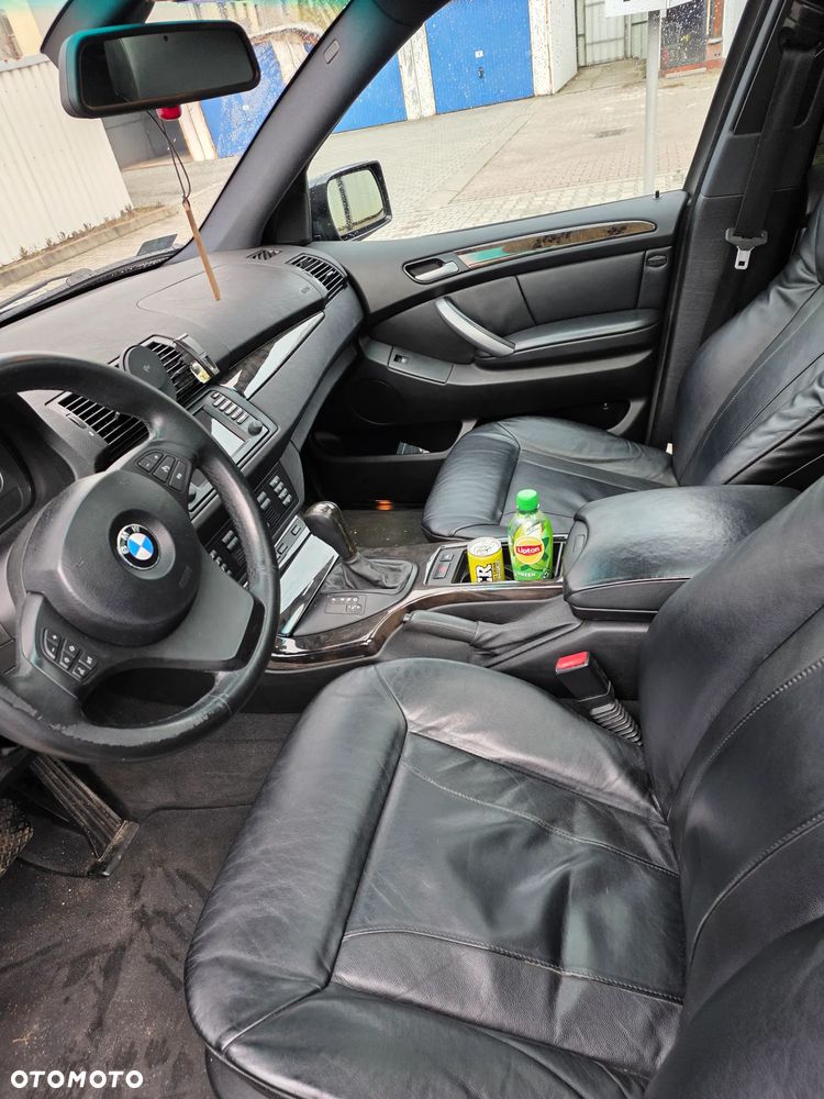 BMW X5 4.4 i - 6