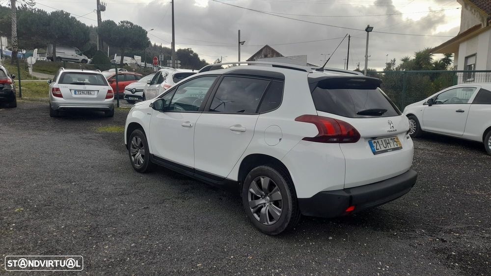 Peugeot 2008 1.2 PureTech Style - 4