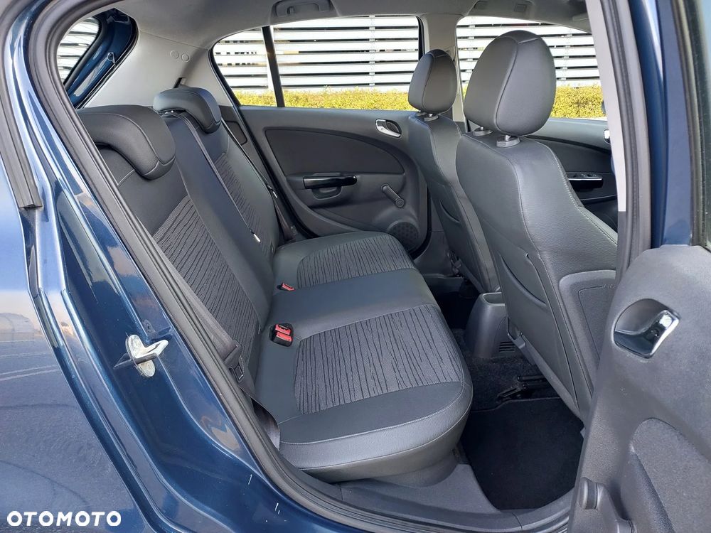Opel Corsa 1.2 16V Cosmo - 24