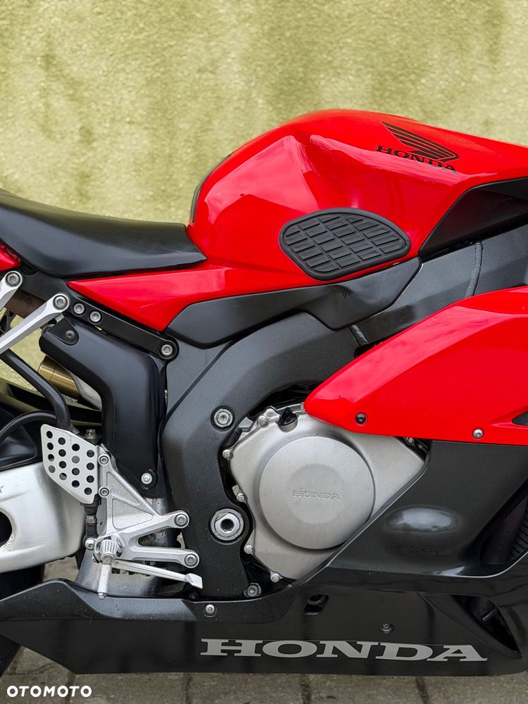 Honda CBR - 8